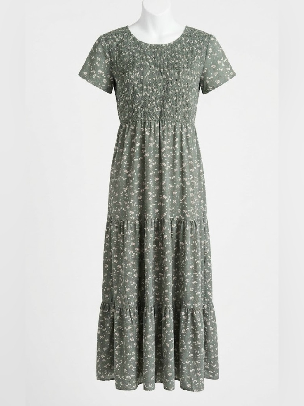 NWT🏷️ AUSELIlY Tiered Maxi Dress in Sage Green Floral Size M